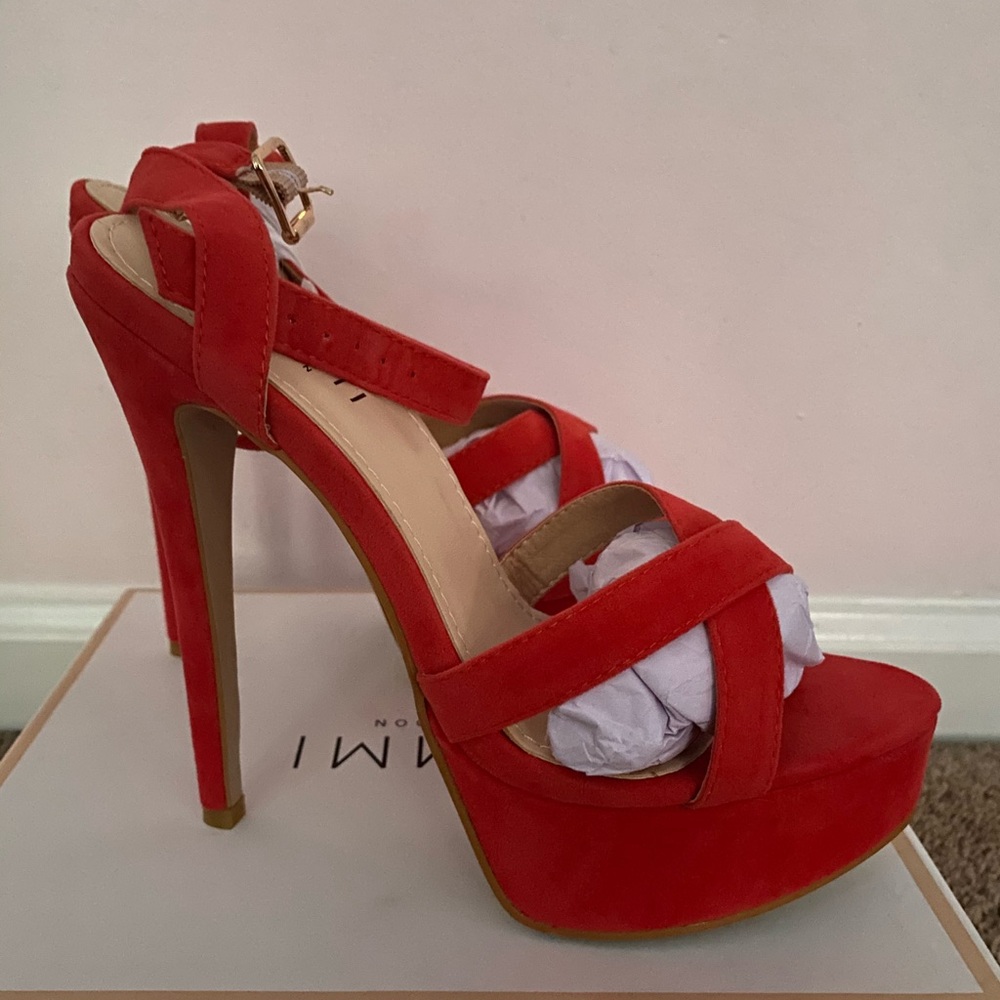 “Lay It On Me” sandals - Picture 2 of 8